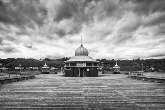 LDS0136 - Bangor Pier, B&W